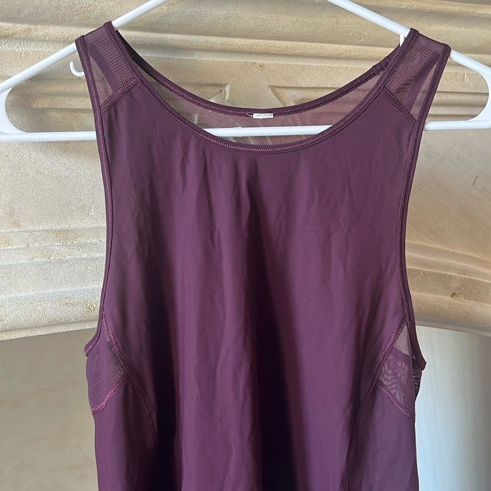 Lululemon burgundy tank top